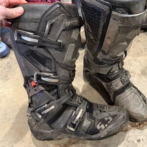 Leatt 5.5 flex lock dirtbike Boots size 11